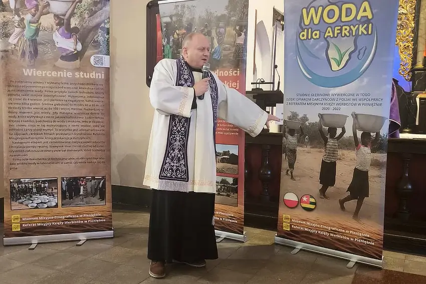 II Niedziela Wielkiego Postu jest obchodzona jako Dzień Modlitwy, Postu i Solidarności z Misjonarzami. Z tej okazji w tym roku parafia św. Jana Apostoła i Ewangelisty w Bartągu gościła o. Wiesława Dudara SVD, dyrektora Referatu Misyjnego Księży Werbistów w Pieniężnie, który wygłosił okolicznościowe kazania. Parafianie usłyszeli między innymi o trudach spowodowanych brakiem wody, z jakimi zmagają się ludzie w krajach Afryki.