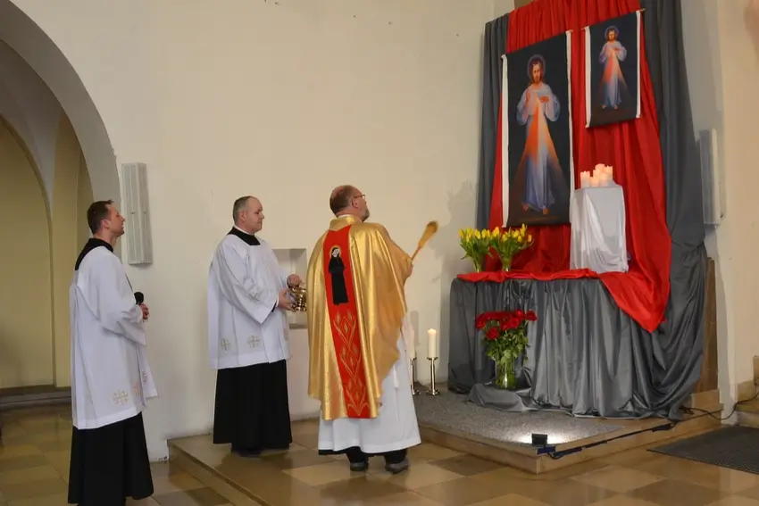 Poświęcenie obrazu Jezusa Miłosiernego